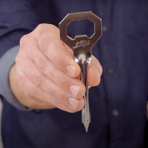 Le Parfait Opener for Canning Jars and Bottle Caps Perspective: top
