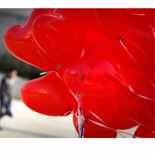 100 pcs Latex Hearts Shaped Red Balloons for Valentine anniversary celebrations Perspective: top