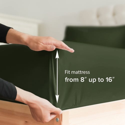 CGK Unlimited 4 Piece Deep Pocket Microfiber (Muted, Vibrant) Sheet Set - Twin - Emerald Perspective: top