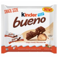 Kinder Bueno Milk Chocolate and Hazelnut Cream, Snack Size Chocolate Bars Perspective: Main