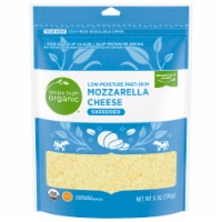 Simple Truth Organic® Low Moisture Part Skim Mozzarella Shredded Cheese Perspective: Main