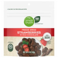 Simple Truth® Freeze-Dried Strawberries in Milk Chocolate Perspective: Main
