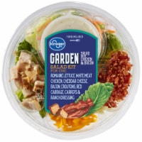 Kroger® Chicken & Bacon Garden Salad Kit Perspective: Main
