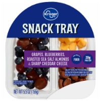 Kroger® Grapes Blueberries Almonds & Sharp Cheddar Snack Tray