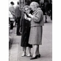 Avanti Press Greeting Cards Birthday- WOMEN LOOKING AT SMARTPHONE Perspective: Main