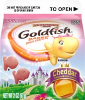Goldfish Princess Cheddar Baked Snack Crackers Perspective: Main