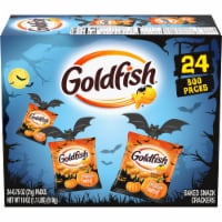 Goldfish® Cheddar Cheese Crackers Multipack Perspective: Main