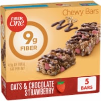 Fiber One Oats and Chocolate Strawberry Chewy Bar Perspective: Main