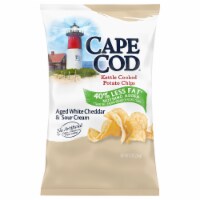 Cape Cod Reduced Fat Aged White Cheddar & Sour Cream Kettle Cooked Potato Chips Perspective: Main
