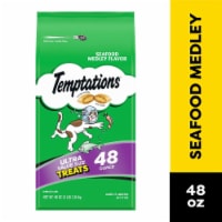 Temptations Classic Crunchy and Soft Cat Treats Seafood Medley Flavor Perspective: Main