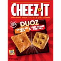 Cheez-It DUOZ Cheddar Jack and Cheddar Crackers and Pretzels Perspective: Main