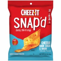 Cheez-It® Snap'd Cheddar Sour Cream Onion Cheese Cracker Chips Perspective: Main