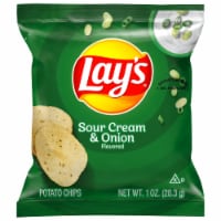 Lay's® Sour Cream & Onion Flavored Potato Chips Perspective: Main