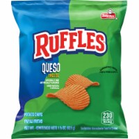 RUFFLES® Queso Cheese Flavored Potato Chips Perspective: Main