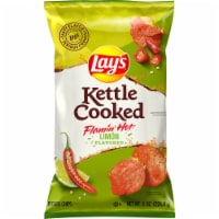Lay's® Kettle Cooked Flamin' Hot Limon Flavored Potato Chips Perspective: Main