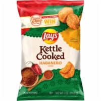 Lay's® Habanero Flavored Kettle Cooked Potato Chips Perspective: Main