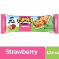 Quaker Chewy Granola Bar Yogurt Flavored Coating Strawberry Flavor Perspective: Main