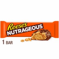 REESE'S NUTRAGEOUS Chocolate Peanut Butter Caramel and Peanut Candy Bar Perspective: Main