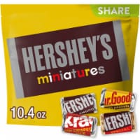 HERSHEY'S Miniatures Assorted Chocolate Christmas Candy Share Pack