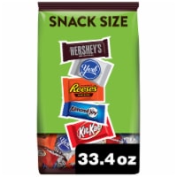Hershey Assorted Milk and Dark Chocolate Flavored Snack Size Christmas Candy Party Pack