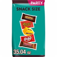 Hershey Assorted Chocolate and Peanut Butter Flavored Snack Size Christmas Candy Party Pack