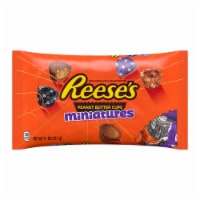 REESE'S Halloween Milk Chocolate Peanut Butter Cup Miniatures Candy With Spooky Foils Perspective: Main