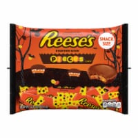 REESE'S PIECES Snack Size Peanut Butter Cups Halloween Candy Perspective: Main