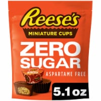 REESE'S Zero Sugar Miniatures Chocolate Peanut Butter Cups Candy Bag Perspective: Main