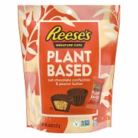 REESE'S Miniatures Plant Based Oat Chocolate Confection Peanut Butter Cups Candy Bag Perspective: Main