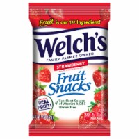 Welch's Strawberry Fruit Snacks Perspective: Main