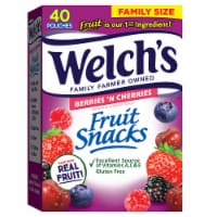 Welch's Berries n' Cherries Fruit Snacks 0.8oz Pouches - 40ct Box Perspective: Main