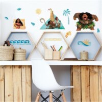 Roommates RMK3680SCS Disney Moana & Friends Peel & Stick Wall Decals