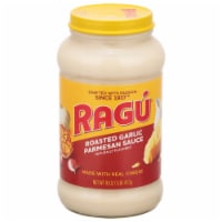 Ragu® Roasted Garlic Parmesan Sauce Perspective: Main