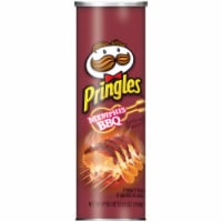 Pringles Memphis BBQ Potato Crisps Perspective: Main