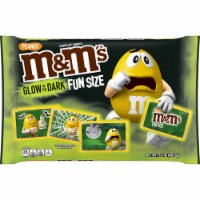 M&M'S Peanut Milk Chocolate Glow In The Dark Fun Size Halloween Candy Trick or Treat Packs Perspective: Main