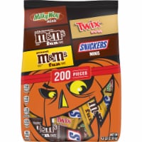 M&M'S Snickers Twix & Milky Way Milk Chocolate Halloween Candy Variety Pack Bulk Bag Perspective: Main