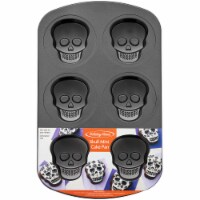 Holiday Home Skull Mini Cake Pan Perspective: Main