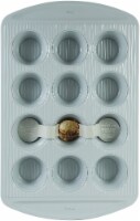Wilton Texturra Performance Muffin Pan