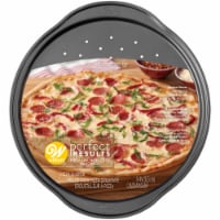 Wilton® Perfect Results Non-Stick Pizza Crisper