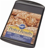 Wilton® Perfect Results Nonstick Cookie Slider - Black Perspective: Main