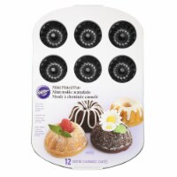Wilton Mini Fluted Cake Pan Perspective: Main
