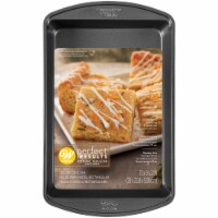 Wilton™ Perfect Results Non-Stick Oblong Cake Pan - Dark Gray