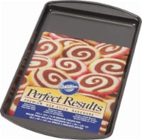 Wilton Perfect Results Non-Stick Medium Cookie Pan - Dark Gray