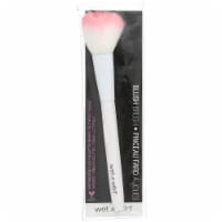 Wet n Wild® Blush Brush