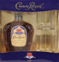 Crown Royal Blended Canadian Whisky Gift Set Perspective: front