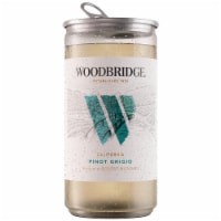 Woodbridge Pinot Grigio White Wine Can Perspective: Main