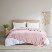 Clean Spaces Casual Polyester Plush Blanket with Blush LCN51-0006