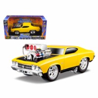 1969 Chevrolet Chevelle Red \Muscle Machines\ 1/18 Diecast