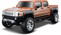Maisto TECH 1:24 Scale Remote Control Car - Assorted Perspective: Main