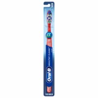 Oral-B Healthy Clean Soft Toothbrush Perspective: Main